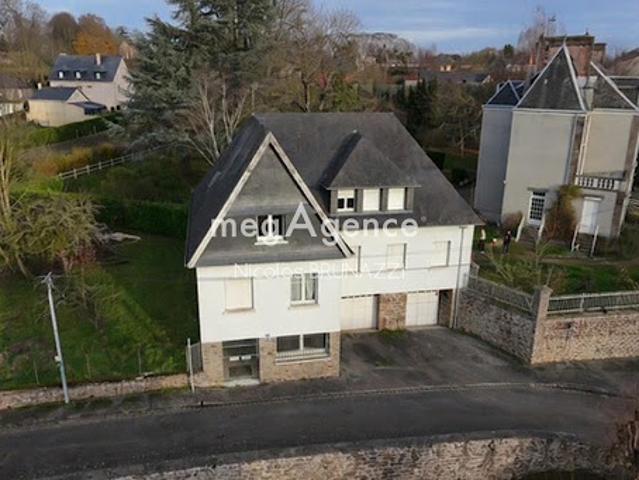Vente Maison 11 pièces 264 m2 Ambrières les Vallées