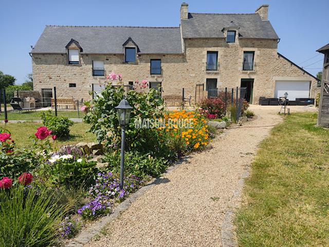 Vente Maison 11 pièces 265 m2 Trébédan