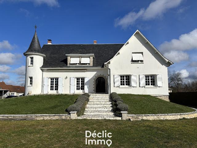 Vente Maison 11 pièces 265 m2 Seigy