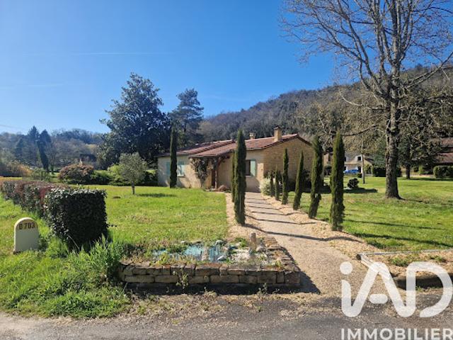 Vente Maison 11 pièces 271 m2 Vitrac