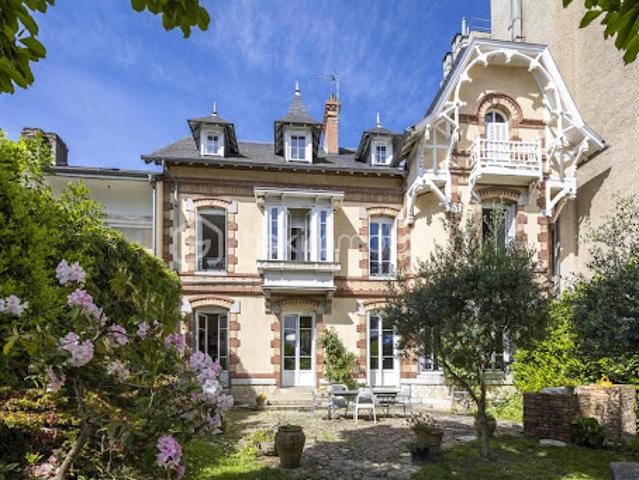 Vente Maison 11 pièces 272 m2 Tarbes
