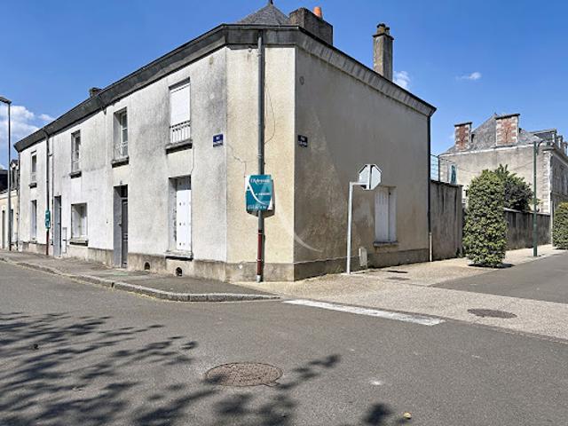 Vente Maison 11 pièces 277 m2 Chateau gontier