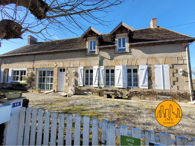 Vente Maison 11 pièces 275 m2 Le Montet