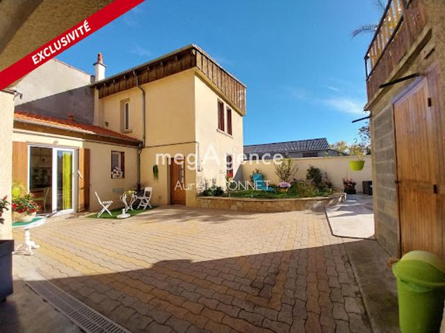 Vente Maison 11 pièces 275 m2 Lempdes sur Allagnon