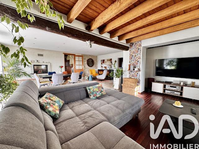 Vente Maison 11 pièces 279 m2 Saint Mathurin sur Loire