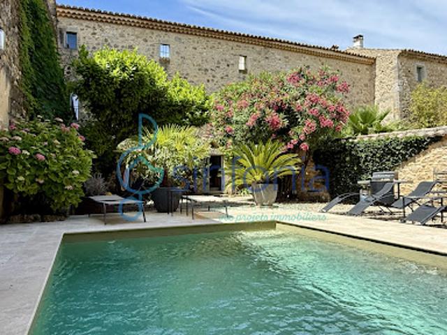 Vente Maison 11 pièces 280 m2 Uzès
