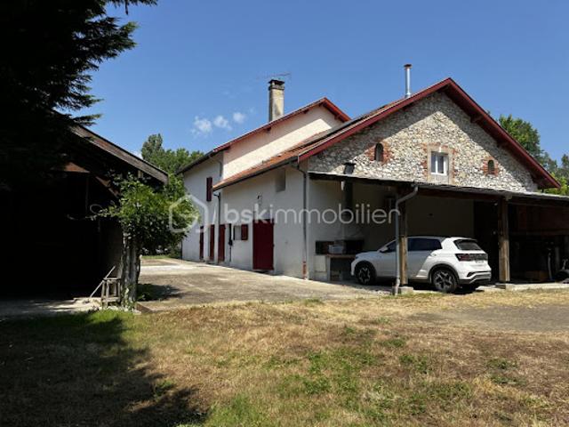 Vente Maison 11 pièces 287 m2 Rivière Saas et Gourby