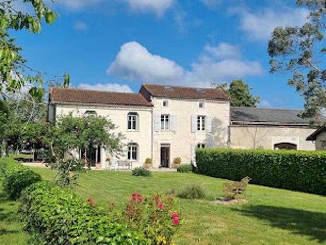 Vente Maison 11 pièces 292 m2 Bunzac