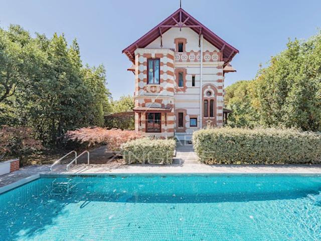 Vente Maison 11 pièces 296 m2 Arcachon