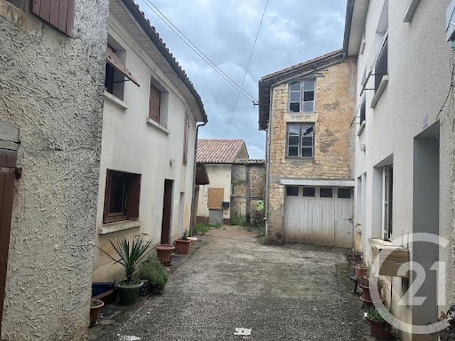 Vente Maison 11 pièces 200 m2 Lezay
