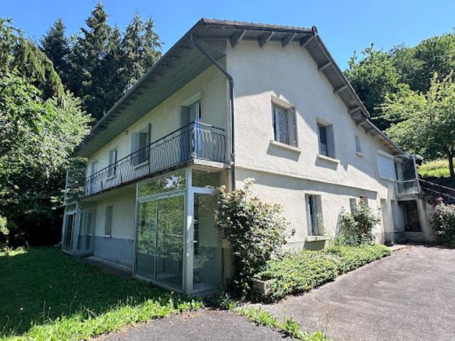 Vente Maison 11 pièces 213 m2 Saint Martin Valmeroux