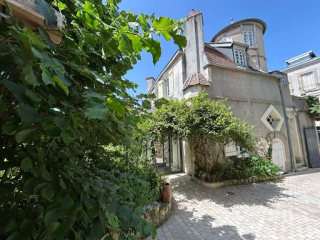Vente Maison 11 pièces 215 m2 Cosne Cours sur Loire