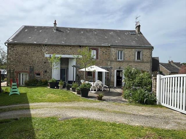 Vente Maison 11 pièces 215 m2 Fursac