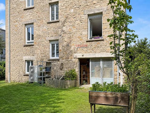 Vente Maison 11 pièces 219.45 m2 Montaignac Saint Hippolyte