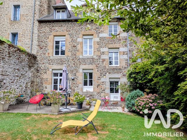 Vente Maison 11 pièces 220 m2 Fougeres