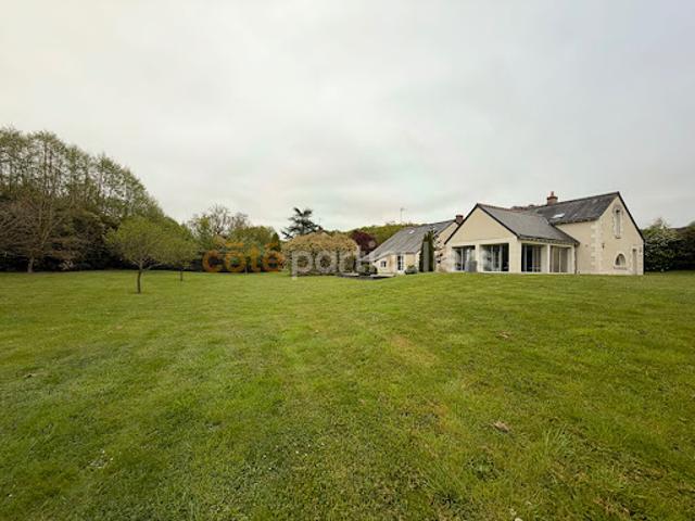 Vente Maison 11 pièces 220 m2 Saint Ouen les Vignes