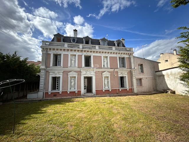 Vente Maison 11 pièces 227 m2 Acheres