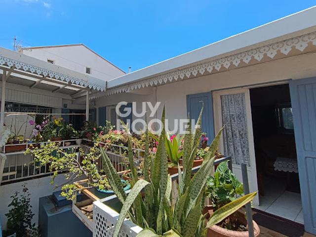 Vente Maison 11 pièces 227 m2 Saint Pierre