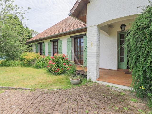 Vente Maison 11 pièces 233.6 m2 Rue