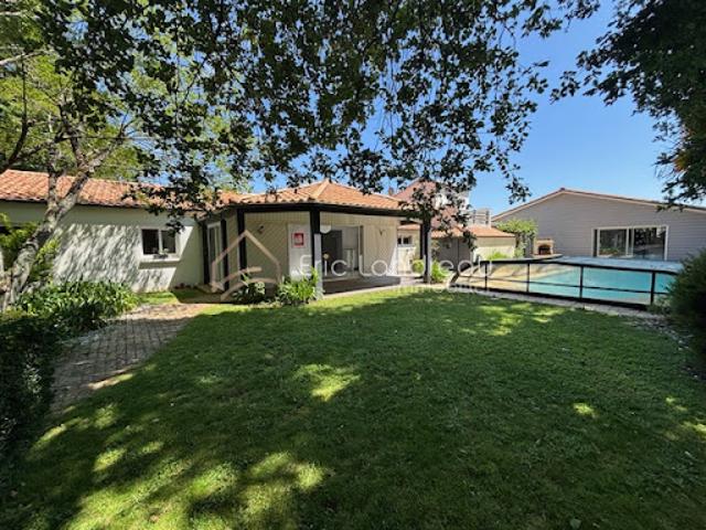Vente Maison 11 pièces 230 m2 Talmont Saint Hilaire
