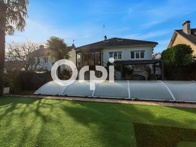 Vente Maison 11 pièces 238 m2 Verrieres le buisson