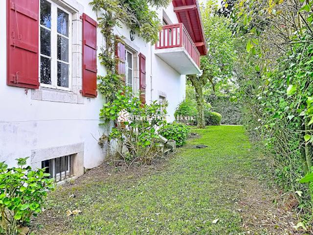 Vente Maison 11 pièces 353 m2 Ustaritz