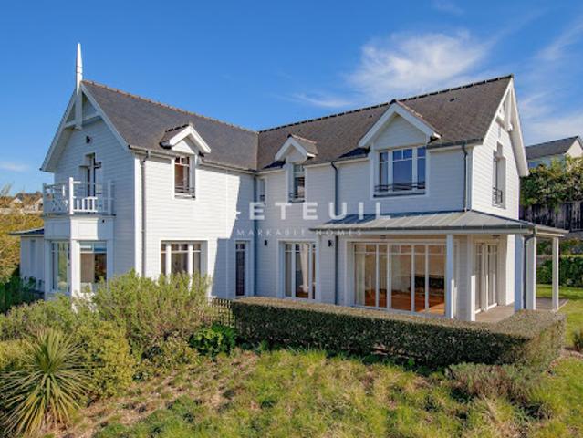 Vente Maison 11 pièces 350 m2 Bréville sur Mer