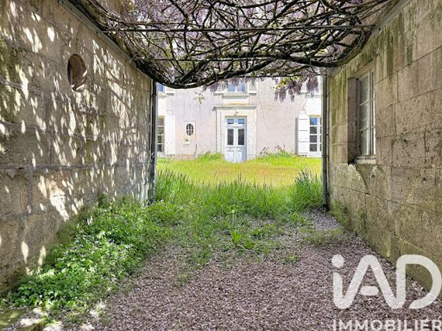Vente Maison 11 pièces 357 m2 Auzay