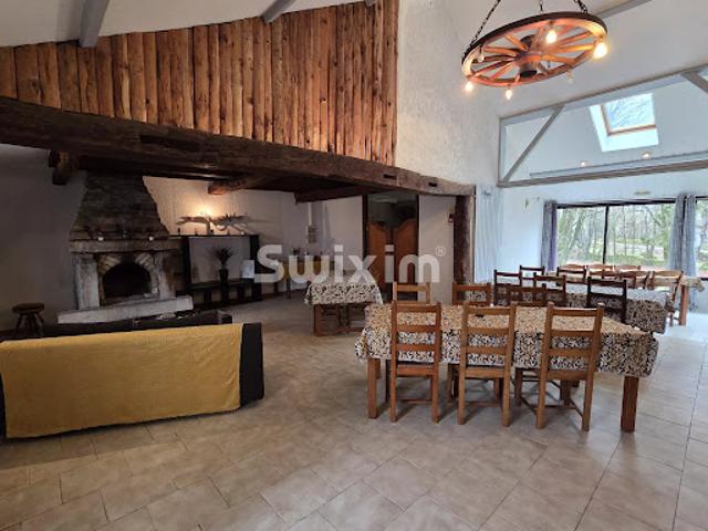 Vente Maison 11 pièces 363 m2 Fay en Montagne