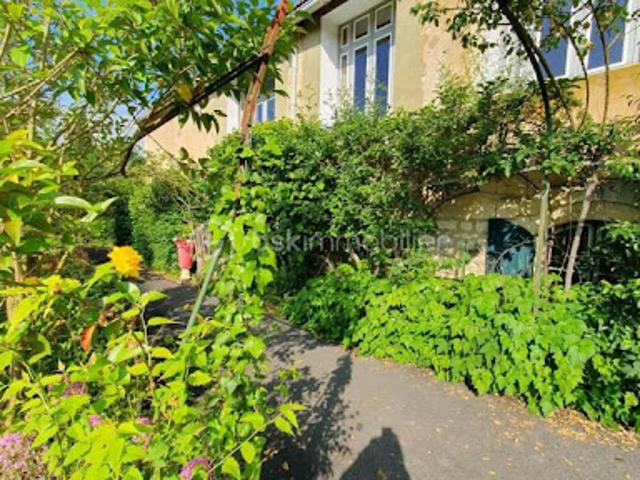 Vente Maison 11 pièces 362 m2 Saint Jean d'Angély