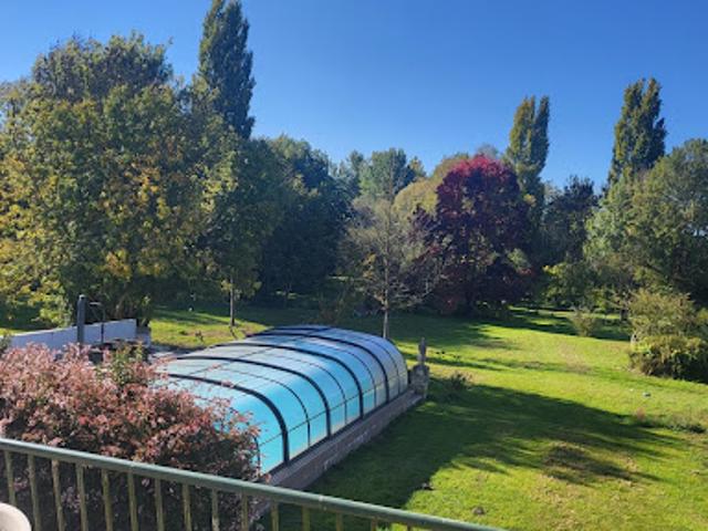 Vente Maison 11 pièces 362 m2 Saint Jean d'Angély