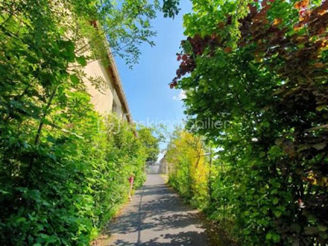 Vente Maison 11 pièces 362 m2 Saint Jean d'Angély