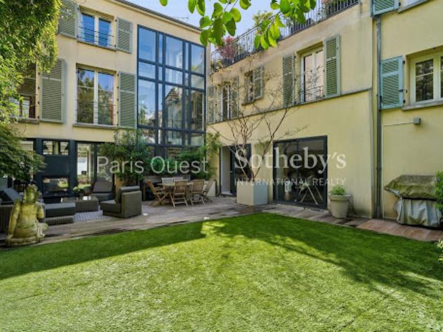 Vente Maison 11 pièces 384.6 m2 Puteaux