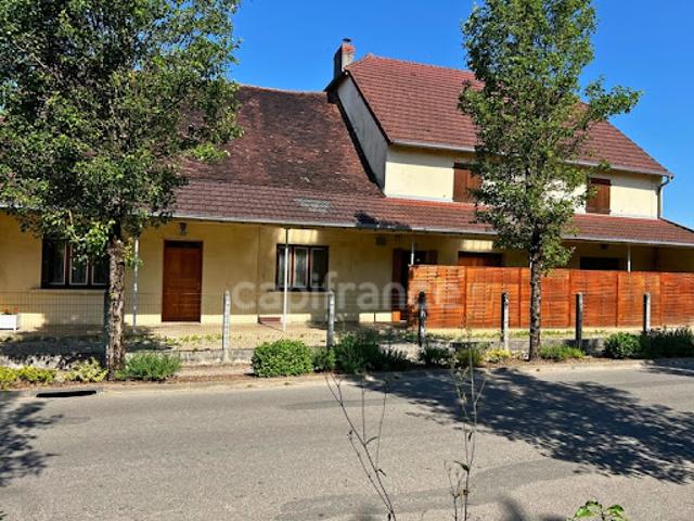 Vente Maison 11 pièces 300 m2 Savigny en Revermont