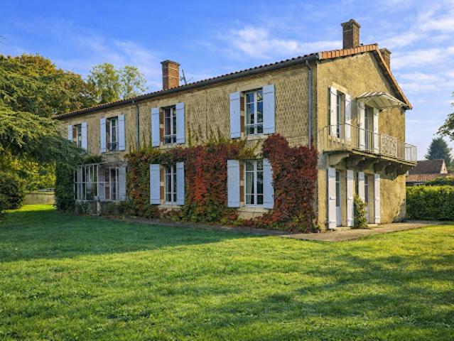 Vente Maison 11 pièces 306.7 m2 Bragny sur Saône