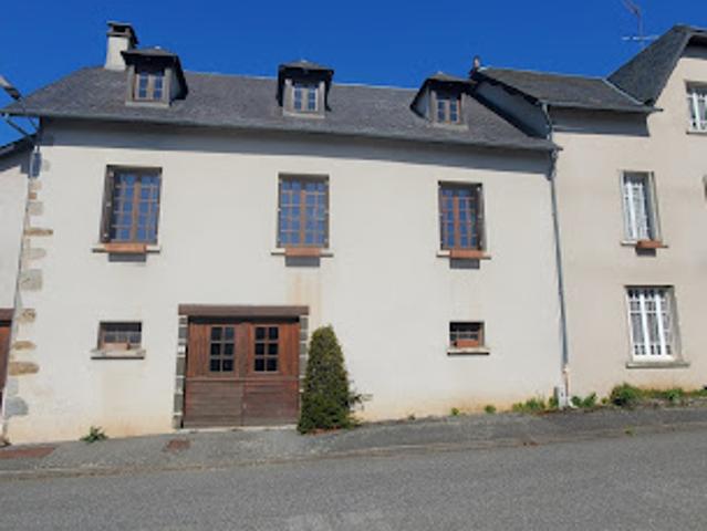 Vente Maison 11 pièces 284 m2 Neuvic