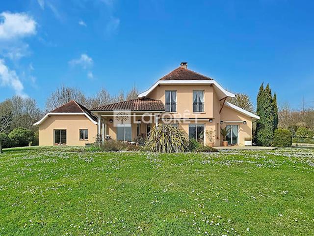 Vente Maison 11 pièces 318 m2 Orthez
