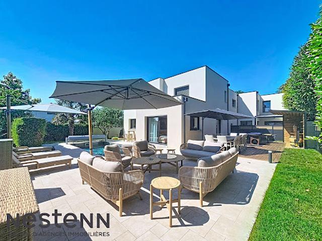 Vente Maison 11 pièces 320 m2 Biéville Beuville