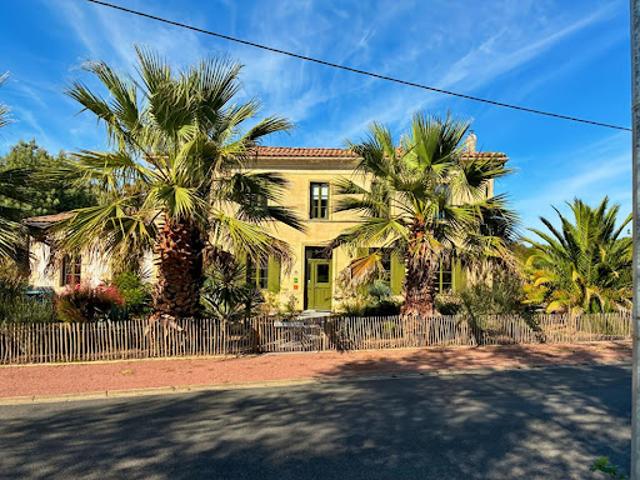 Vente Maison 11 pièces 322 m2 Braud et Saint Louis