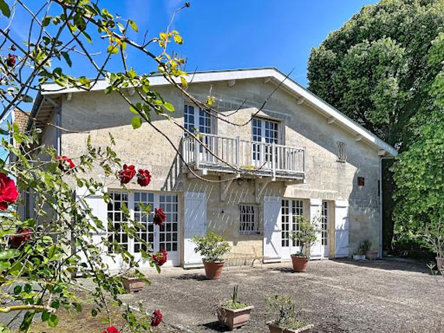 Vente Maison 11 pièces 327 m2 Pompignac
