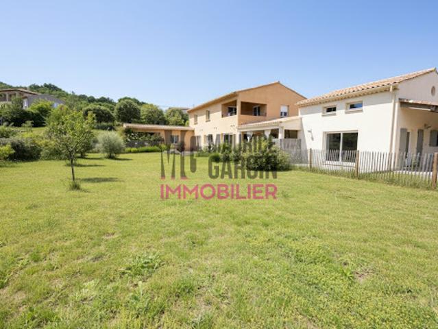 Vente Maison 11 pièces 333 m2 Apt