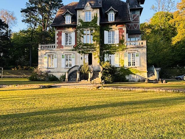 Vente Maison 11 pièces 330 m2 Pierrefonds