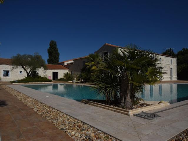 Vente Maison 11 pièces 480 m2 Chaillevette