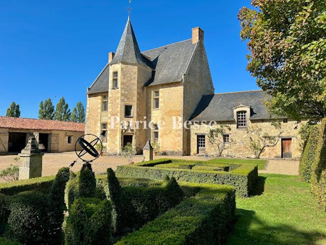 Vente Maison 11 pièces 425 m2 Angers