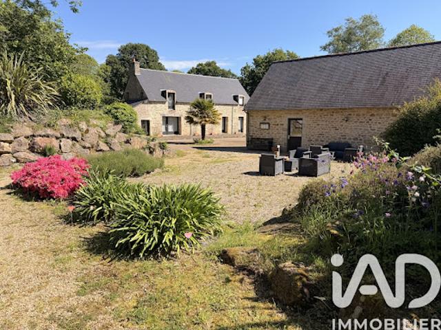 Vente Maison 11 pièces 605 m2 Plogastel Saint Germain