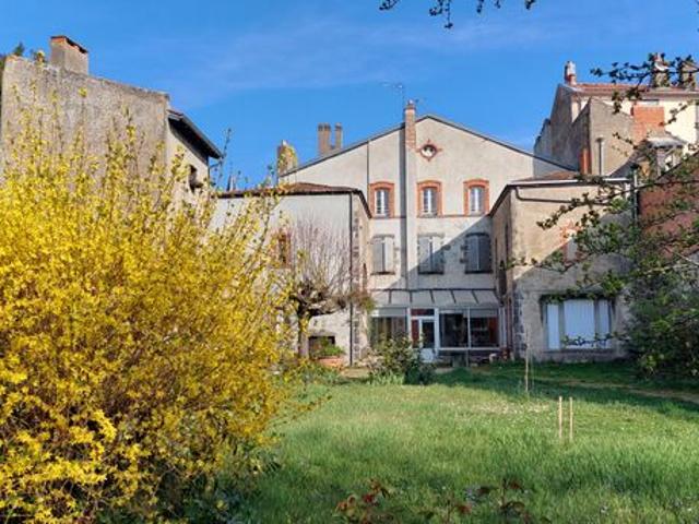 Vente | Maison | 11p | 7ch | 338 m² | Riom | Expo Ouest | Terrasse · Jardin