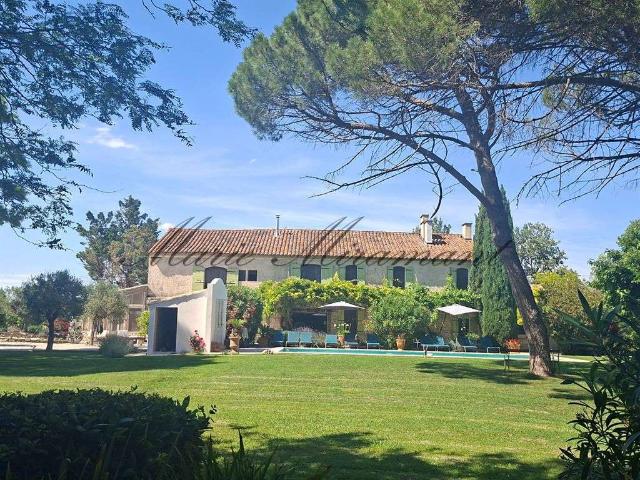 Vente maison 12 pièces Arles 13