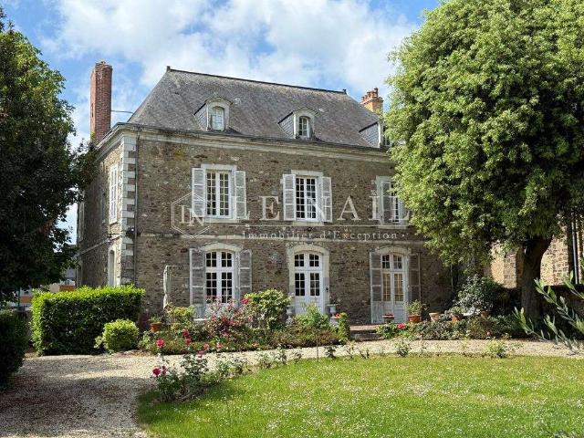 Vente maison 12 pièces Château Gontier 53