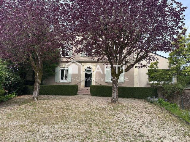 Vente maison 12 pièces Château Gontier 53
