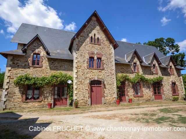 Vente maison 12 pièces Les Herbiers 85